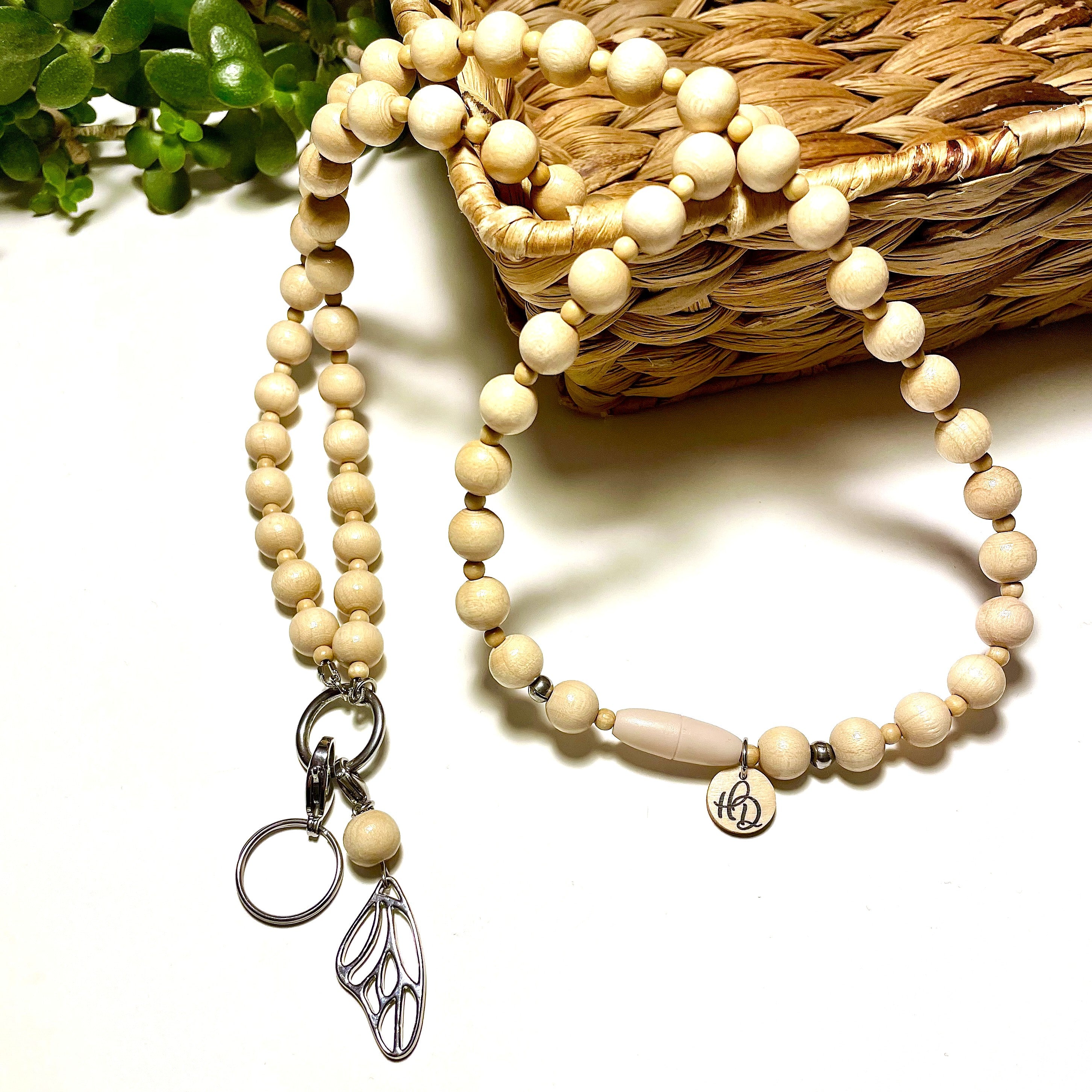 Kaisla-avainnauha turvalukolla – kotimainen avainkaulanauha puuhelmistä