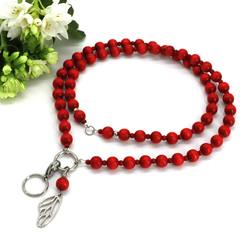 Mansikka-avainnauha puuhelmistä – ympäristöystävällinen avainkaulanauha
