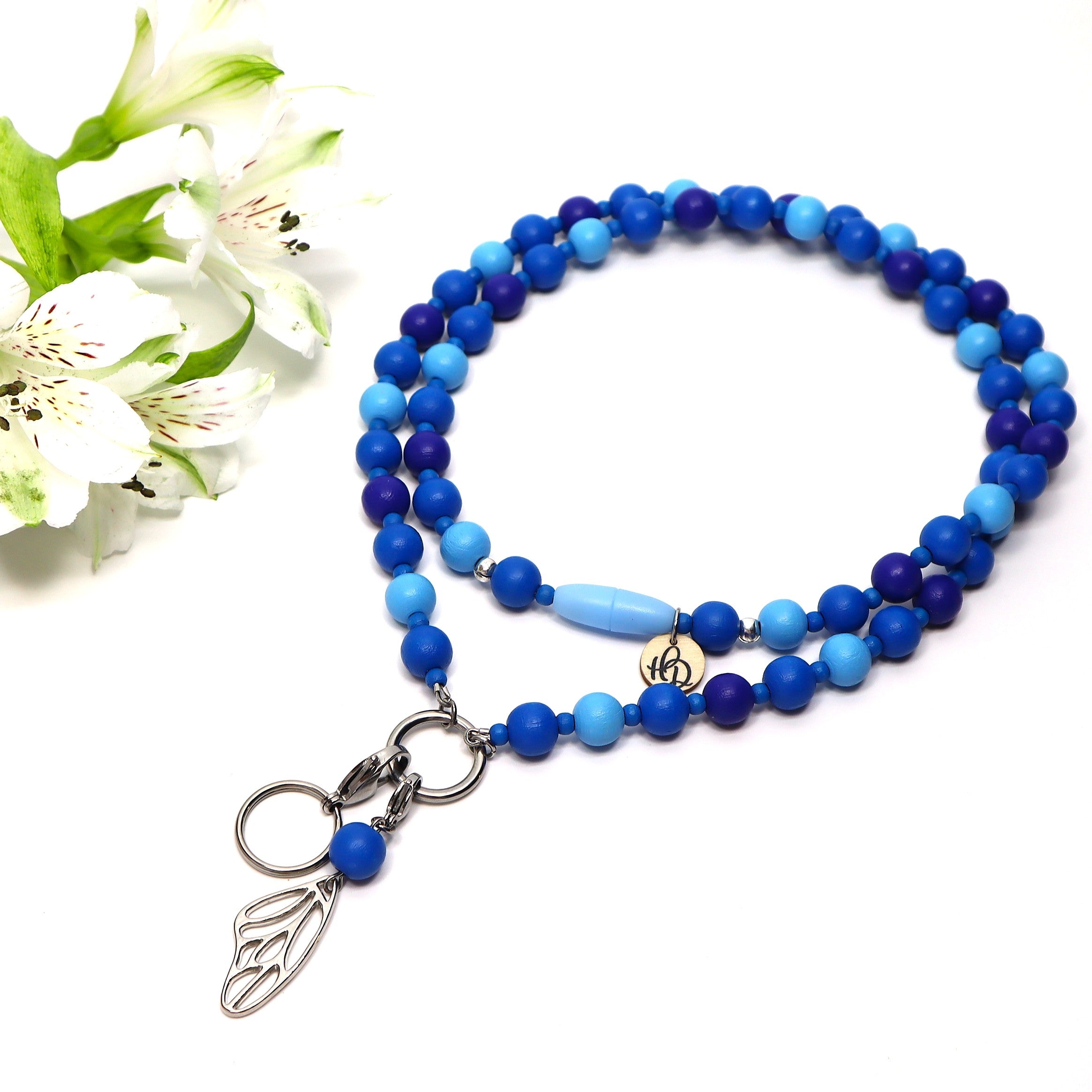 Mustikka-avainnauha turvalukolla – kotimainen avainkaulanauha puuhelmistä