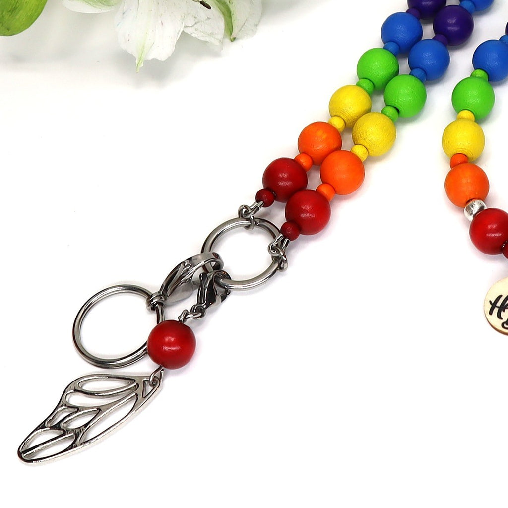 Sateenkaari-avainnauha turvalukolla – puuhelmistä tehty avainkaulanauha