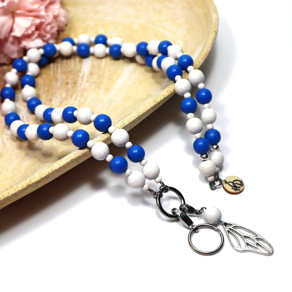 Suomi-avainnauha puuhelmistä – kotimaista käsityötä