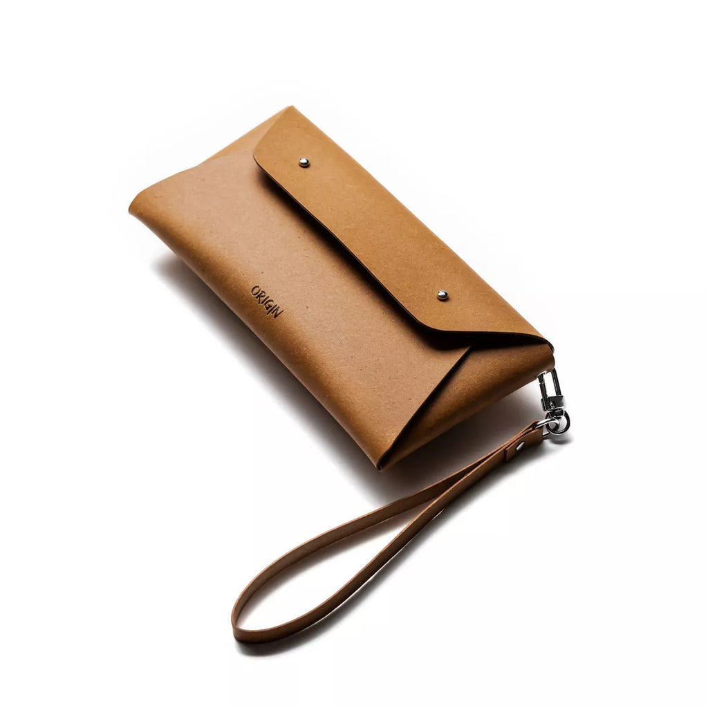 Konjakinvärinen pikkulaukku kierrätysnahkaa – ekologinen design-laukku