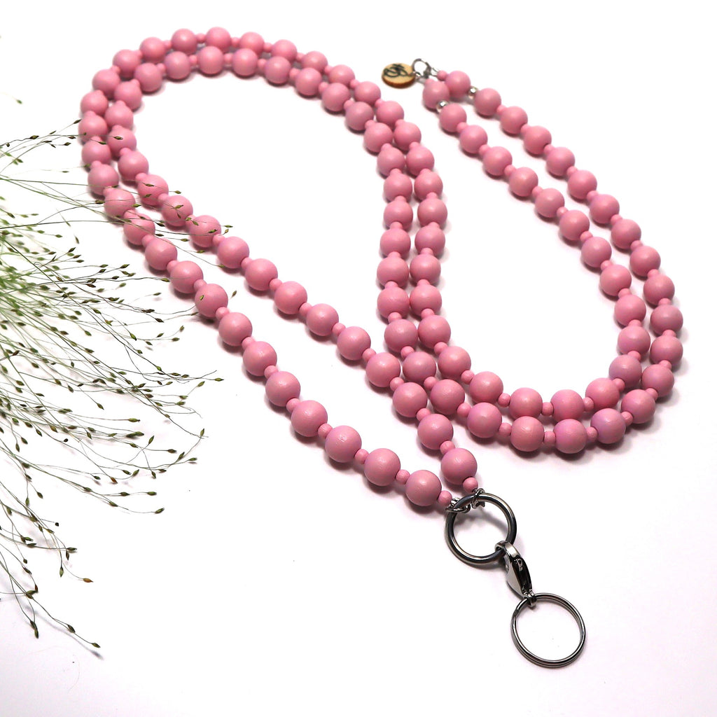 Hattara-avainnauha puuhelmistä – kotimainen olan yli -avainkaulanauha