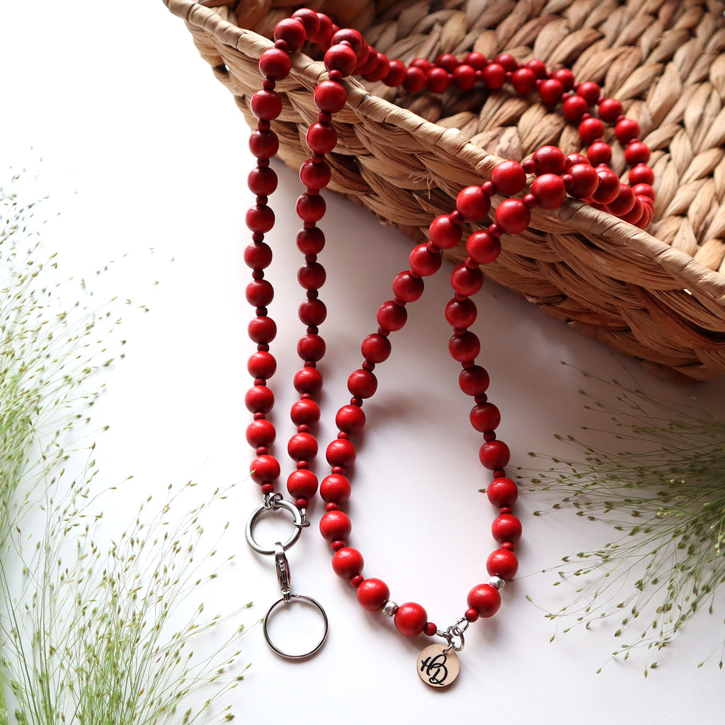 Mansikka-avainnauha puuhelmistä – kotimainen crossbody-avainkaulanauha