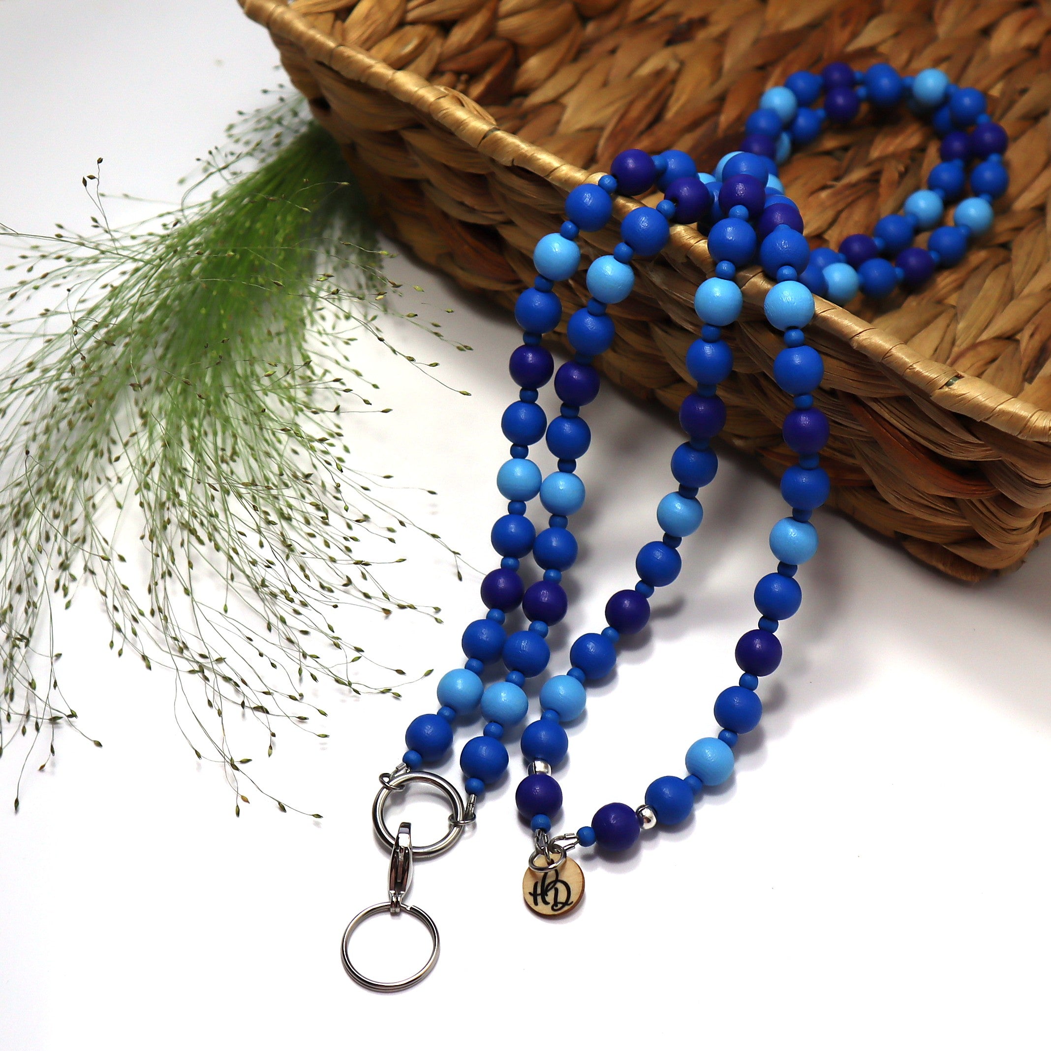 Pitkä avainnauha Mustikka – crossbody-avainkaulanauha puuhelmistä