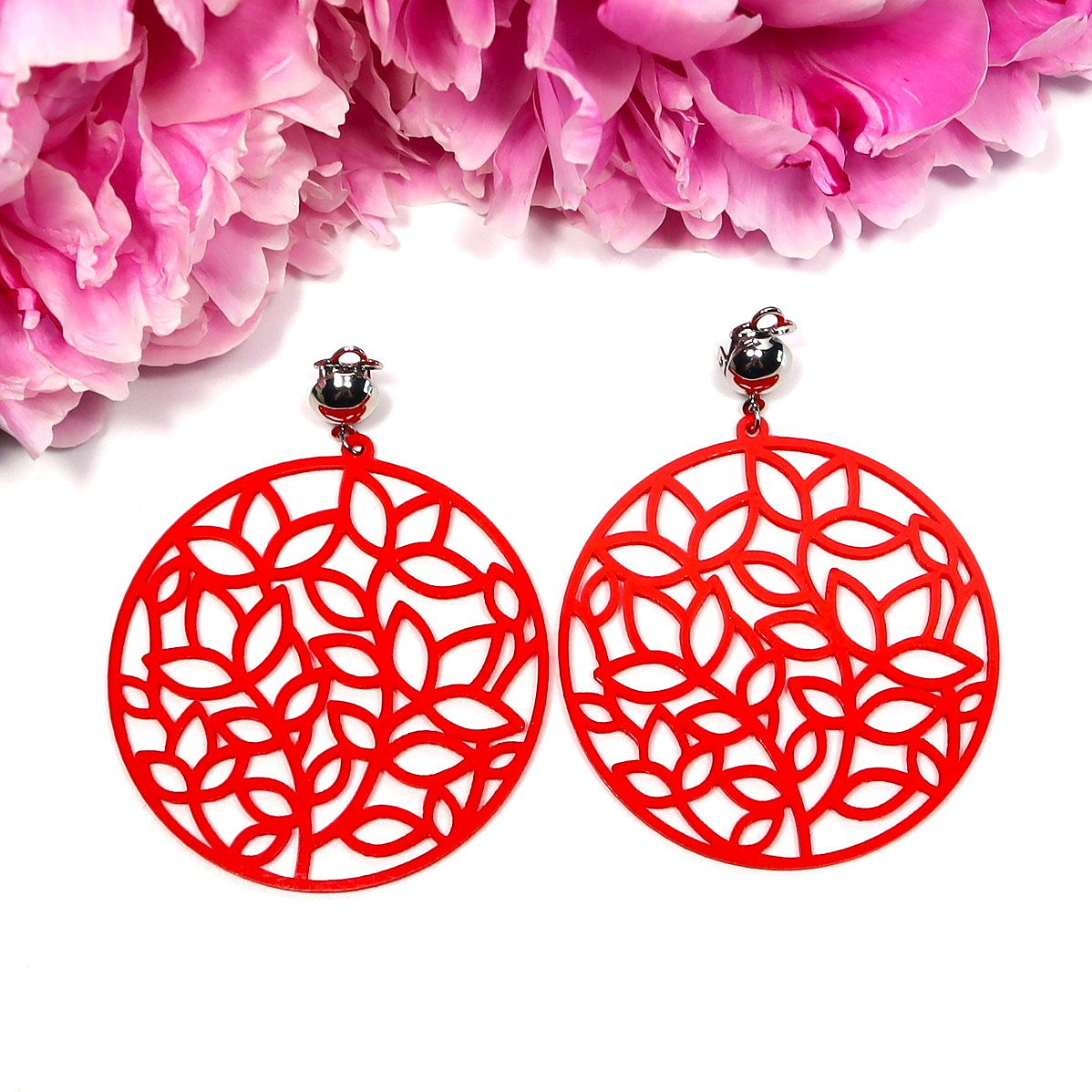 Punaiset Verso-korvakorut klipseillä – ekologiset design-korvikset